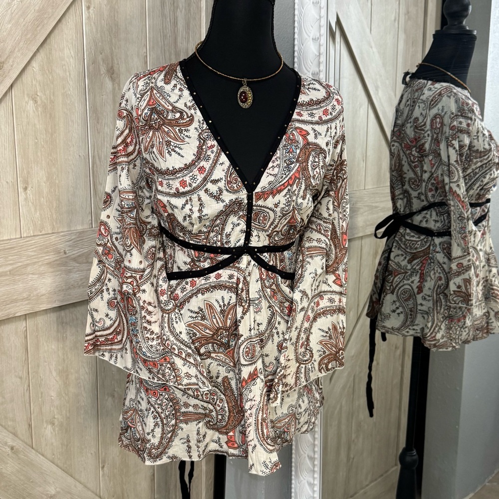 Angie Paisley V-Neck Blouse in Cream and Brown